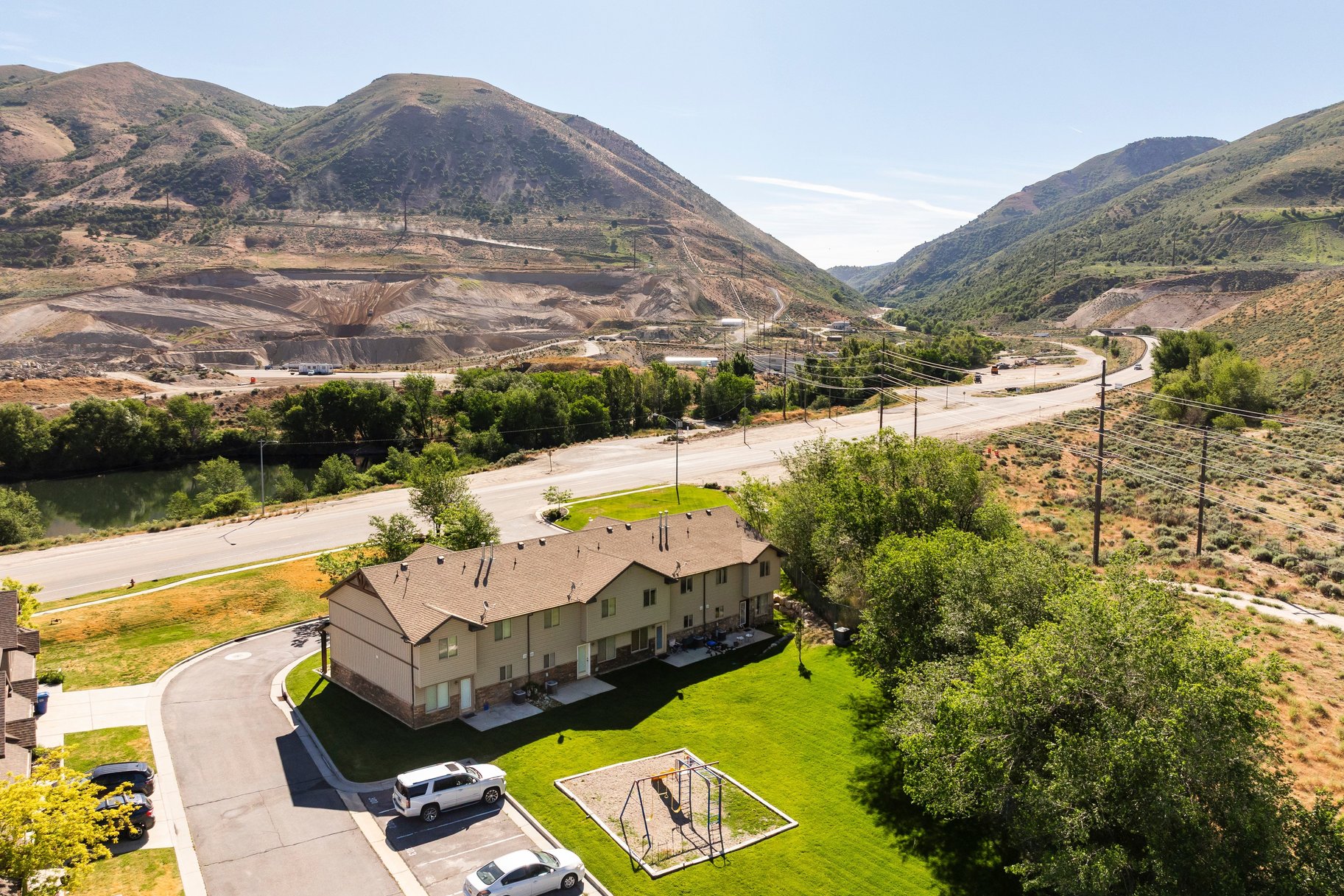  Private End-Unit Townhome with Breathtaking Mountain Views - 物件實景