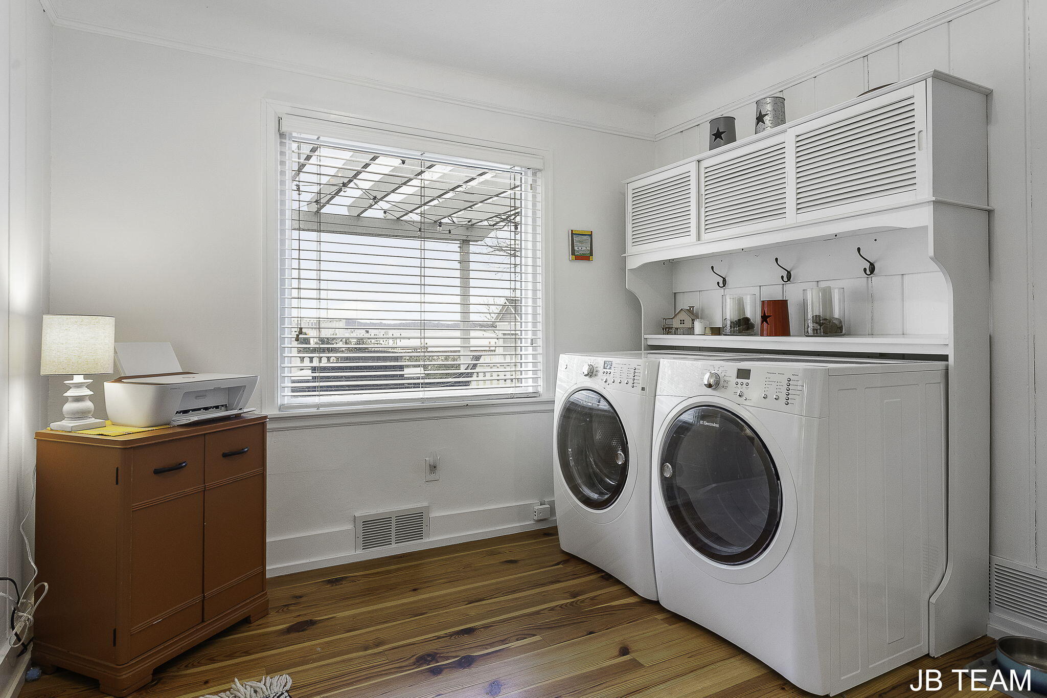Holland, Michigan, 49423, United States, 3 Bedrooms Bedrooms, ,2 BathroomsBathrooms,Residential,For Sale,1827568