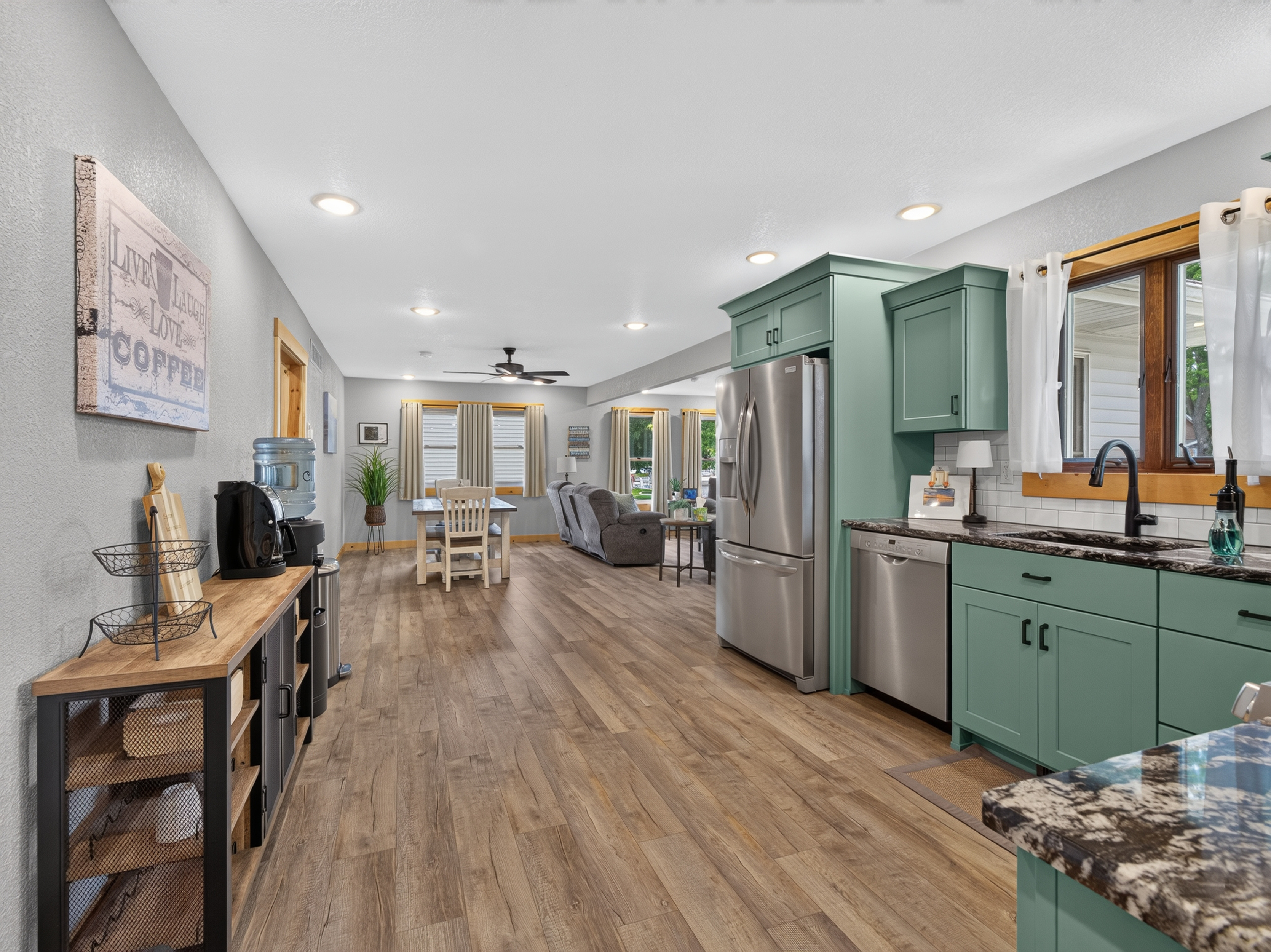  Beautifully Updated Waldron Lake Cottage - 物件實景
