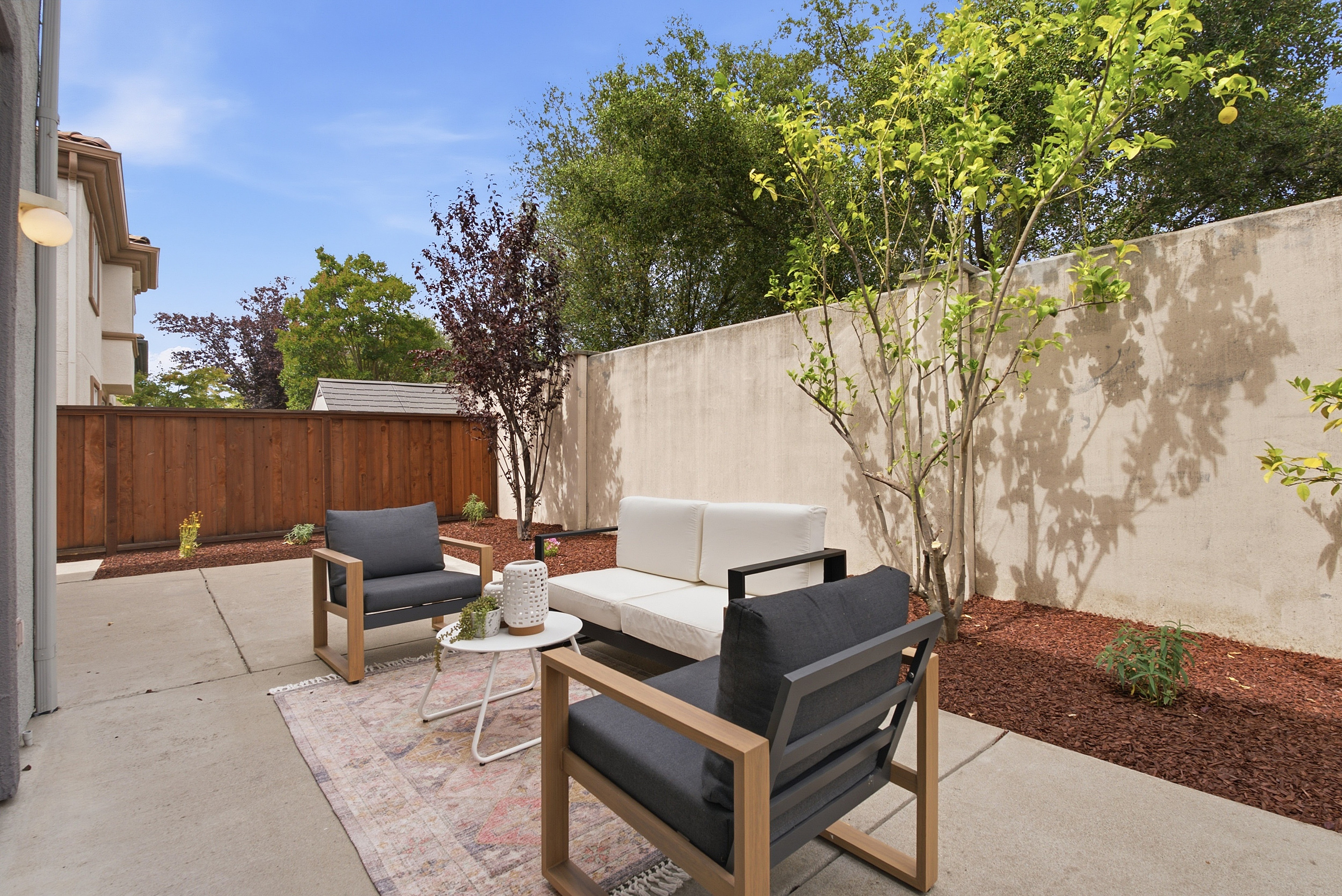  Beautifully Updated Henry Ranch Home with Scenic Views and Modern Comfort - 物件實景