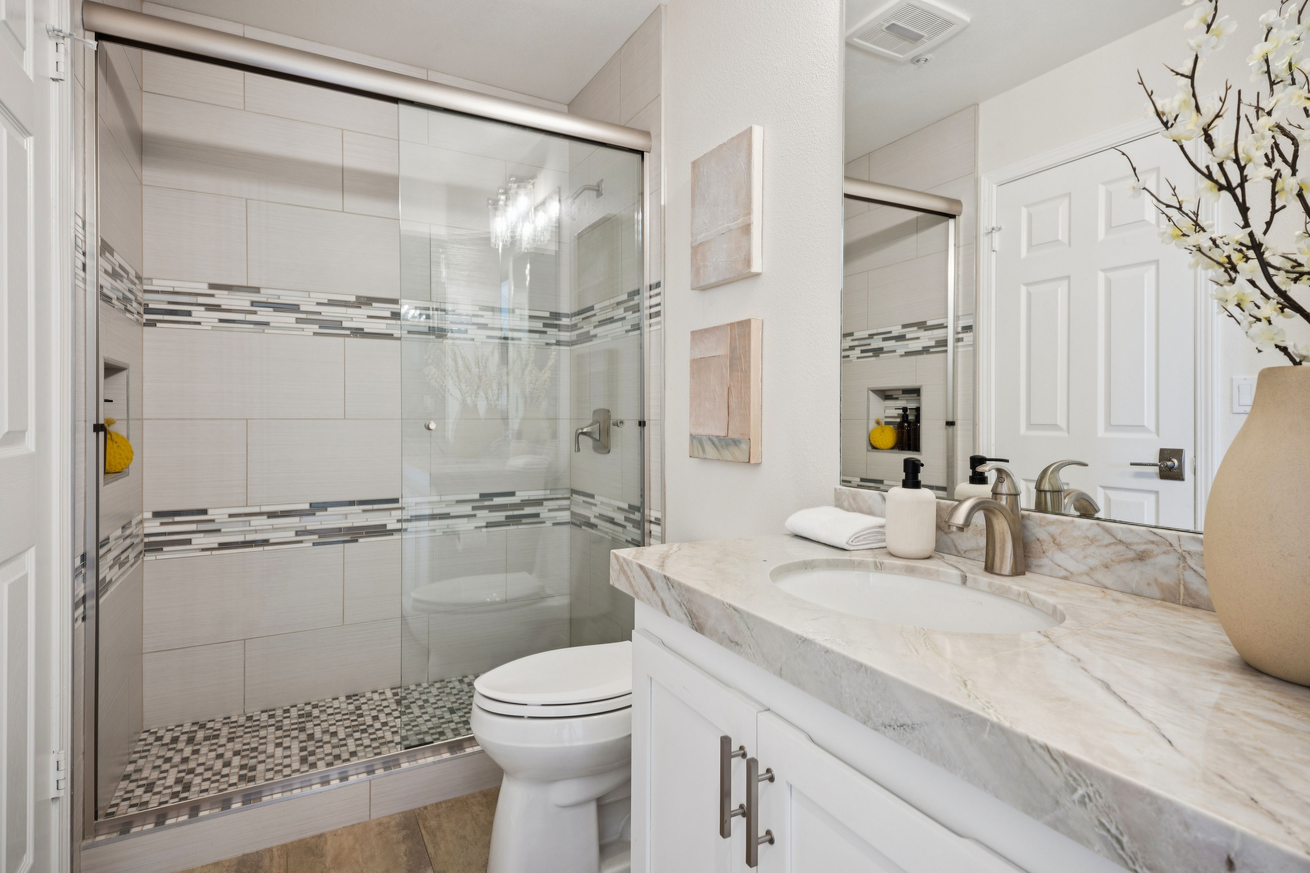  Sunny Waterfront Baypoint Lagoon Home - 物件實景