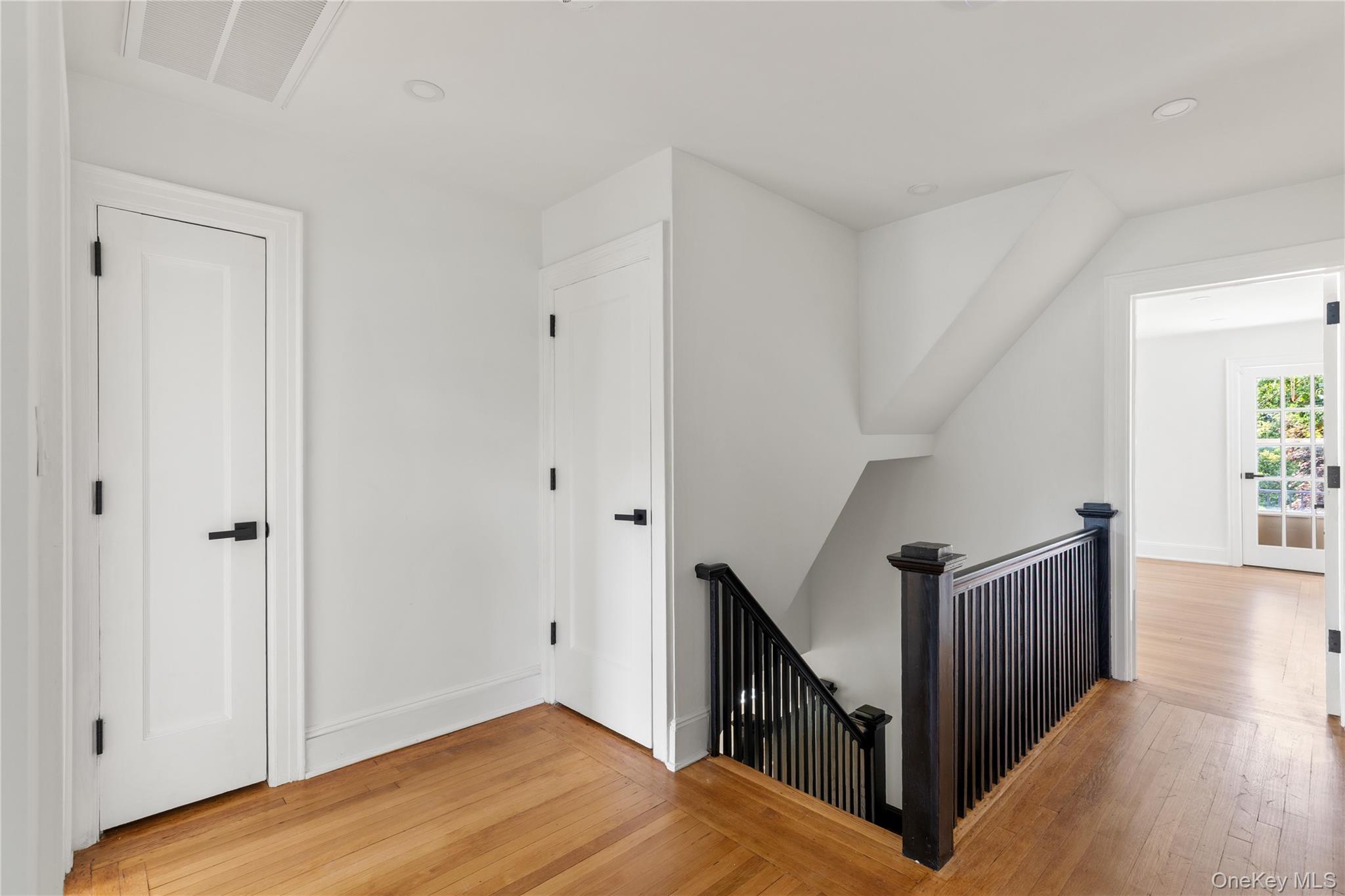  220 Pomander Road, Mineola, NY, 11501 - 物件實景
