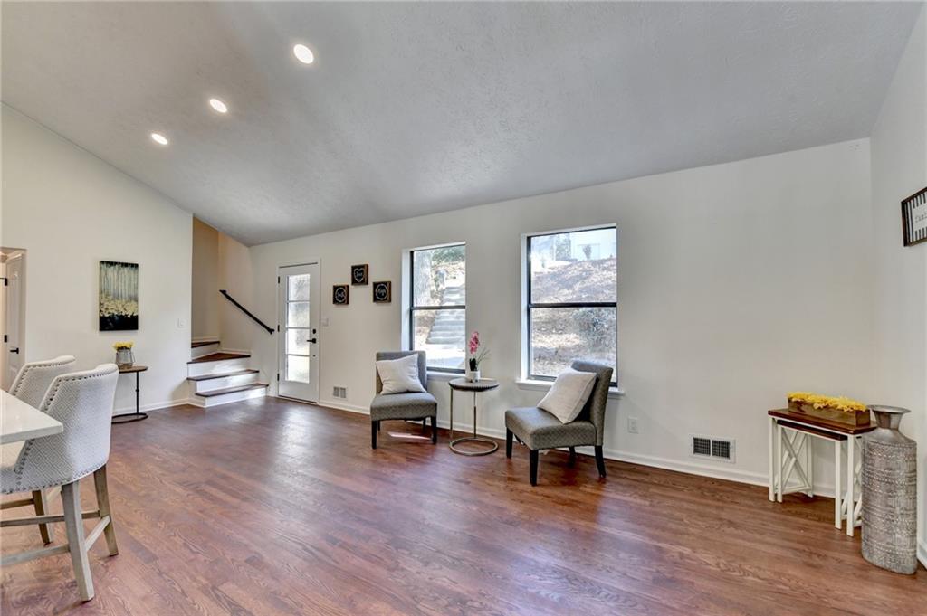 Roswell, Georgia, 30076, United States, 6 Bedrooms Bedrooms, ,3 BathroomsBathrooms,Residential,For Sale,2006214