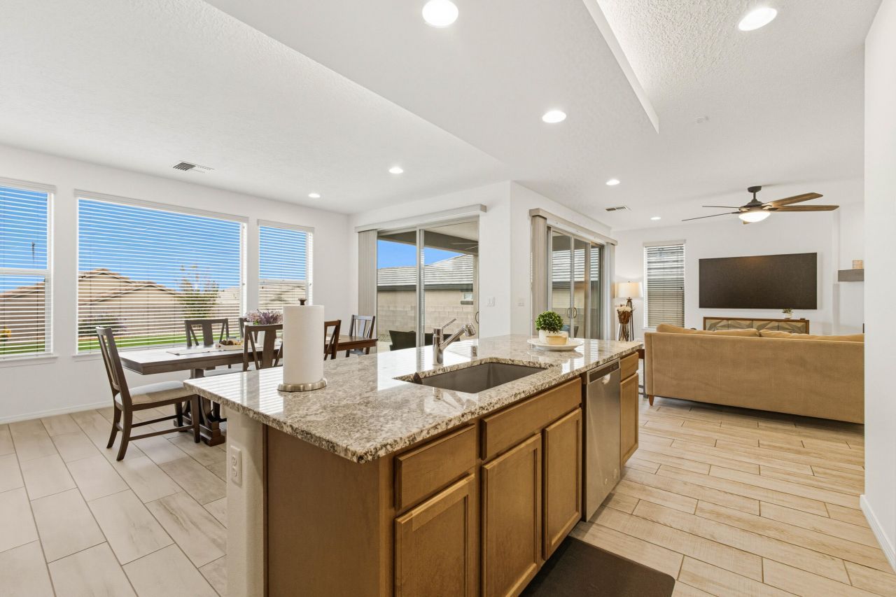 Albuquerque, New Mexico, 87120, United States, 5 Bedrooms Bedrooms, ,4 BathroomsBathrooms,Residential,For Sale,1957910