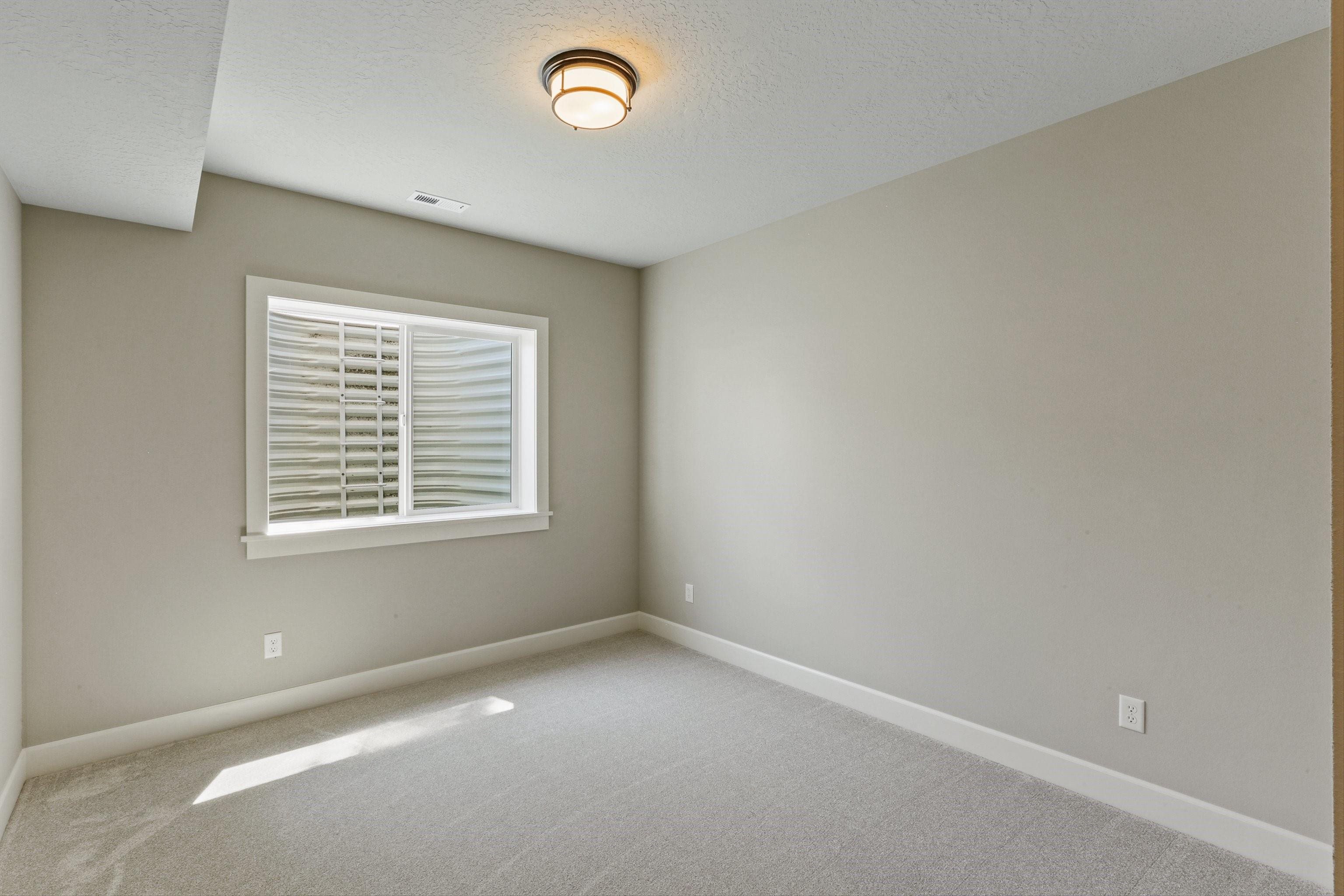 Spokane, Washington, 99223, United States, 5 Bedrooms Bedrooms, ,4 BathroomsBathrooms,Residential,For Sale,1999672