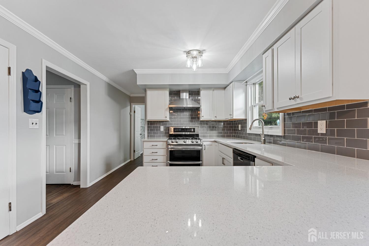 Middlesex, New Jersey, 08846, United States, 4 Bedrooms Bedrooms, ,3 BathroomsBathrooms,Residential,For Sale,1968933