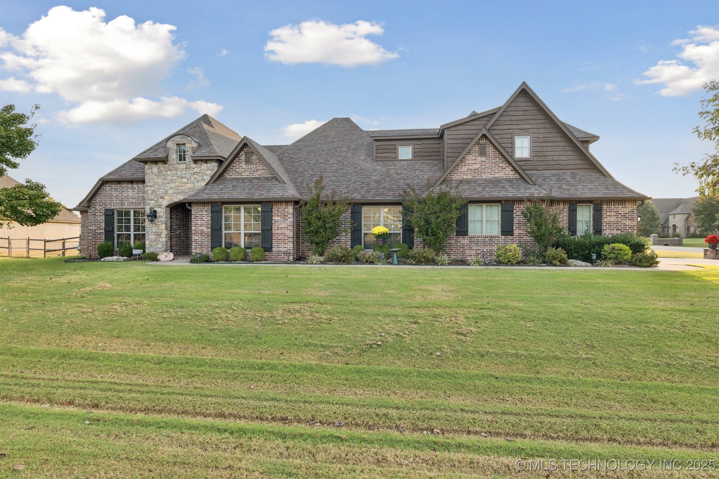 Owasso, Oklahoma, 74055, United States, 4 Bedrooms Bedrooms, ,4 BathroomsBathrooms,Residential,For Sale,1962662