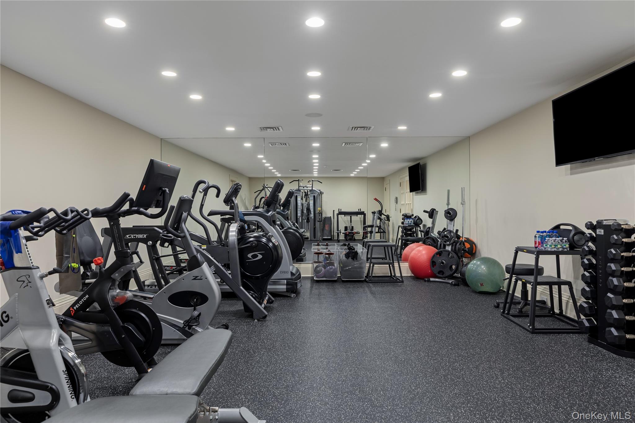  39 Chestnut Hill Drive, Upper Brookville, NY, 11771 - 物件實景