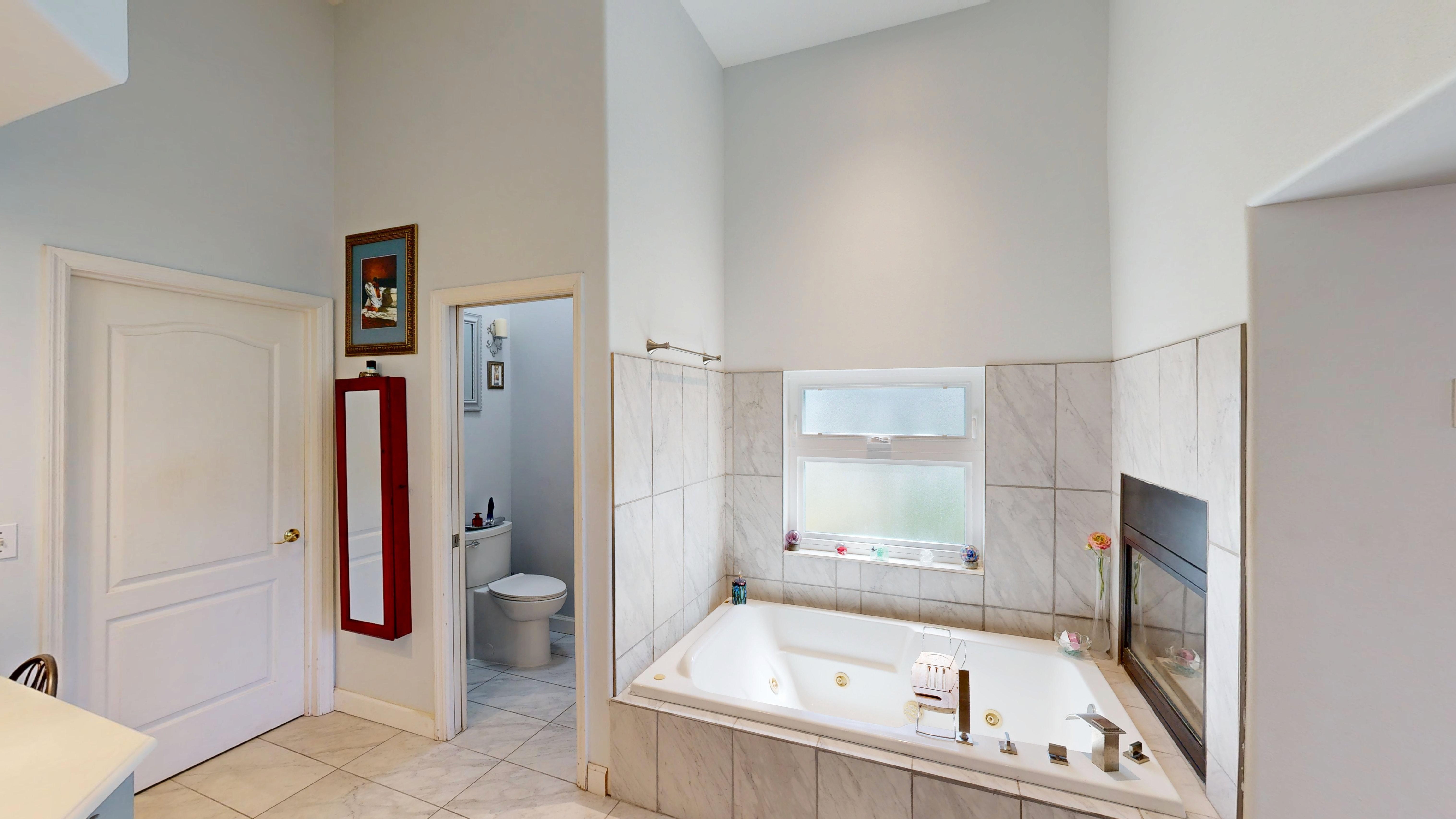 Oakland, Florida, 34760, United States, 4 Bedrooms Bedrooms, ,3 BathroomsBathrooms,Residential,For Sale,1828727