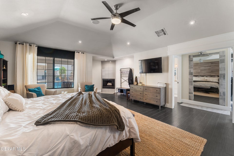 El Paso, Texas, 79936, United States, 5 Bedrooms Bedrooms, ,5 BathroomsBathrooms,Residential,For Sale,1980417