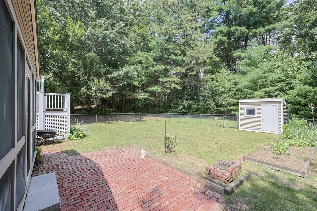Ayer, Massachusetts, 01432, United States, 4 Bedrooms Bedrooms, ,3 BathroomsBathrooms,Residential,For Sale,1896806