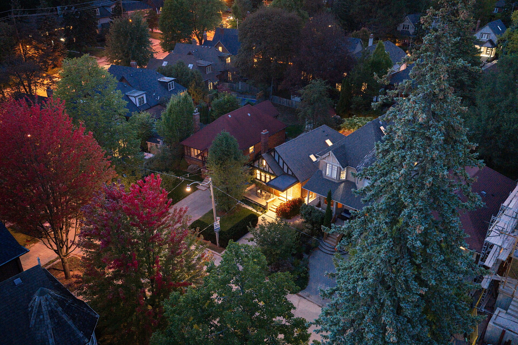  16 Sunnybrook Rd - 物件實景