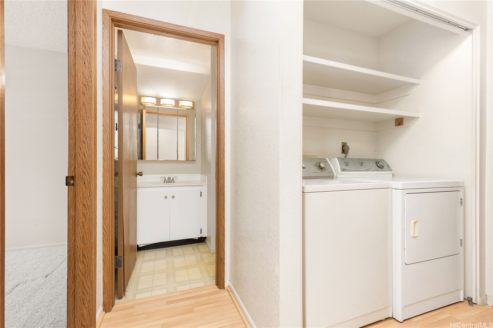 Honolulu, Hawaii, 96818, United States, 2 Bedrooms Bedrooms, ,2 BathroomsBathrooms,Residential,For Sale,1957209