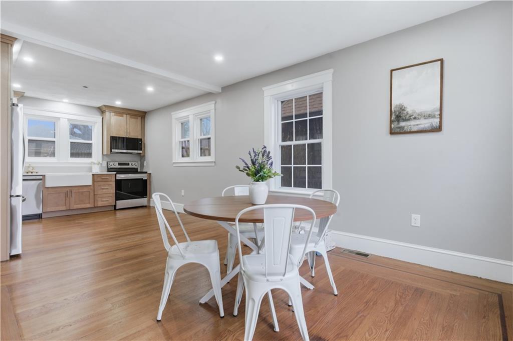 Providence, Rhode Island, 02906, United States, 3 Bedrooms Bedrooms, ,2 BathroomsBathrooms,Residential,For Sale,2037418