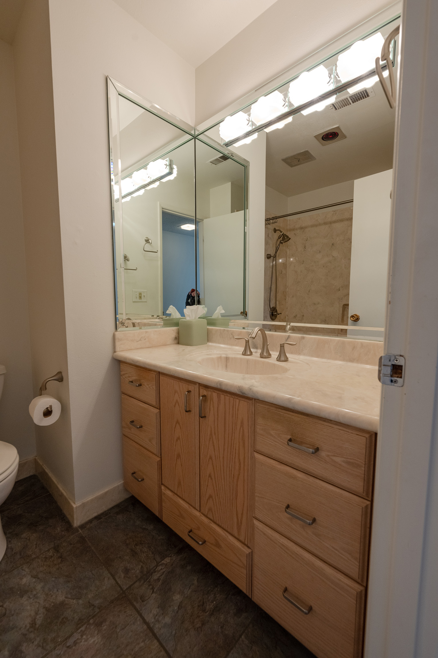  Situated along the Columbia River with breathtaking, one-of-a-kind 180-views - 物件實景