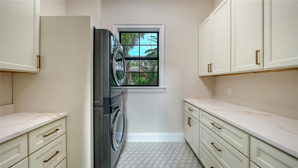 Sarasota, Florida, 34242, United States, 4 Bedrooms Bedrooms, ,6 BathroomsBathrooms,Residential,For Sale,2003081