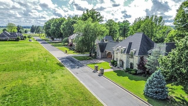 Tahlequah, Oklahoma, 74464, United States, 5 Bedrooms Bedrooms, ,5 BathroomsBathrooms,Residential,For Sale,1810638