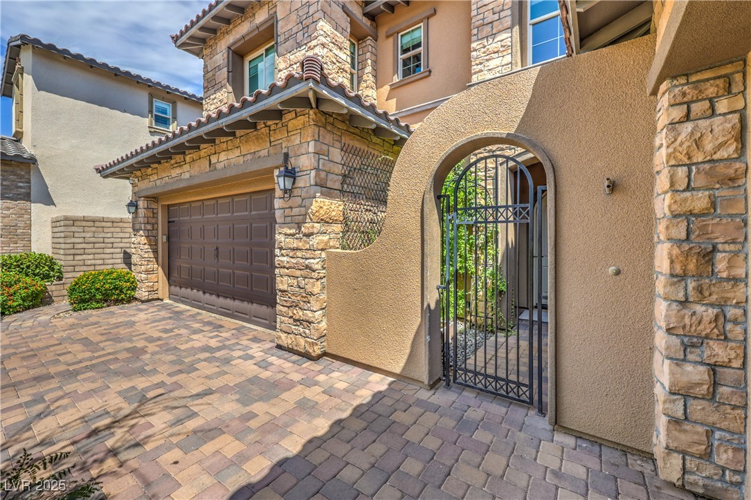 Las Vegas, Nevada, 89138, United States, 4 Bedrooms Bedrooms, ,2 BathroomsBathrooms,Residential,For Sale,1942321