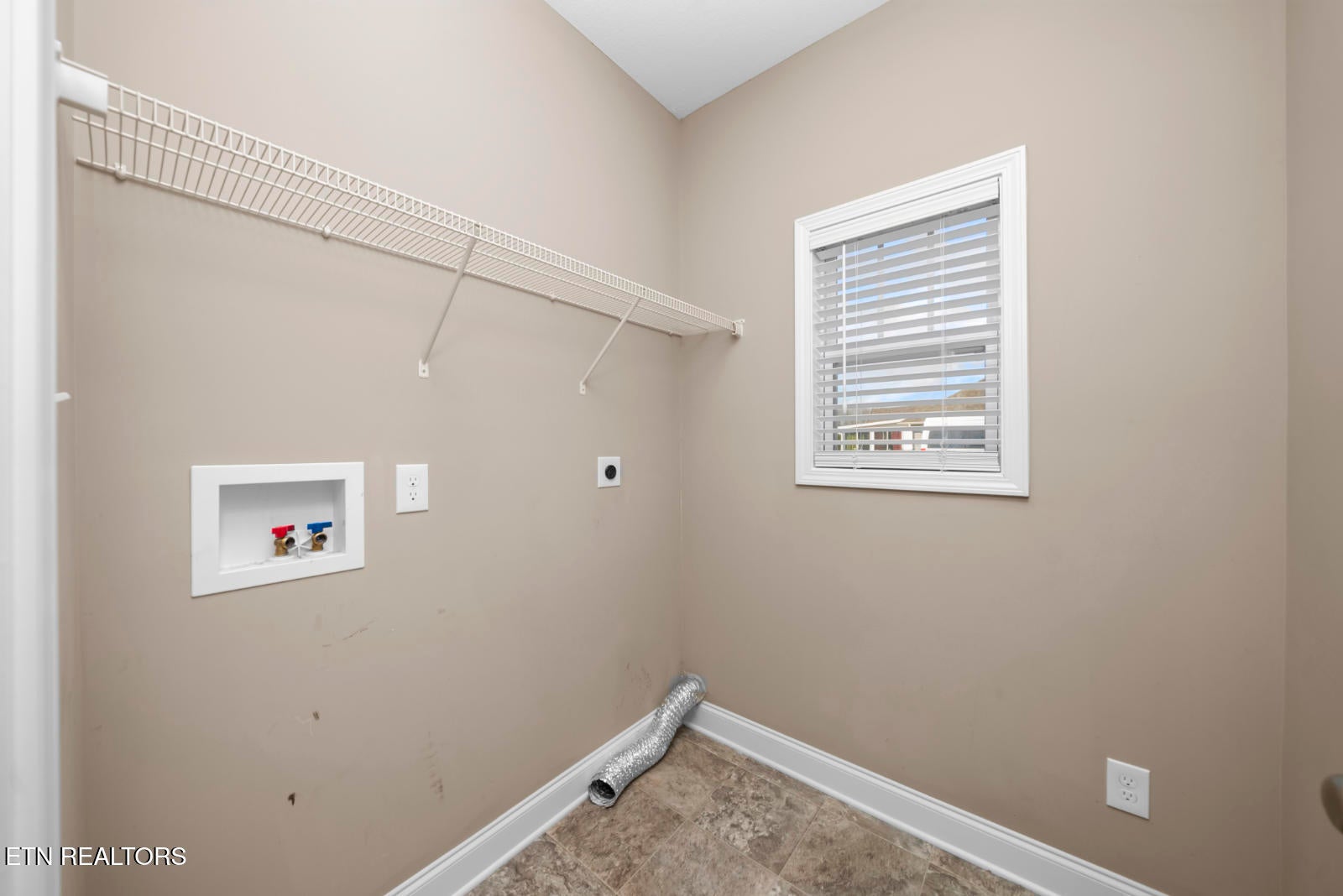 Oak Ridge, Tennessee, 37830, United States, 4 Bedrooms Bedrooms, ,3 BathroomsBathrooms,Residential,For Sale,2003025