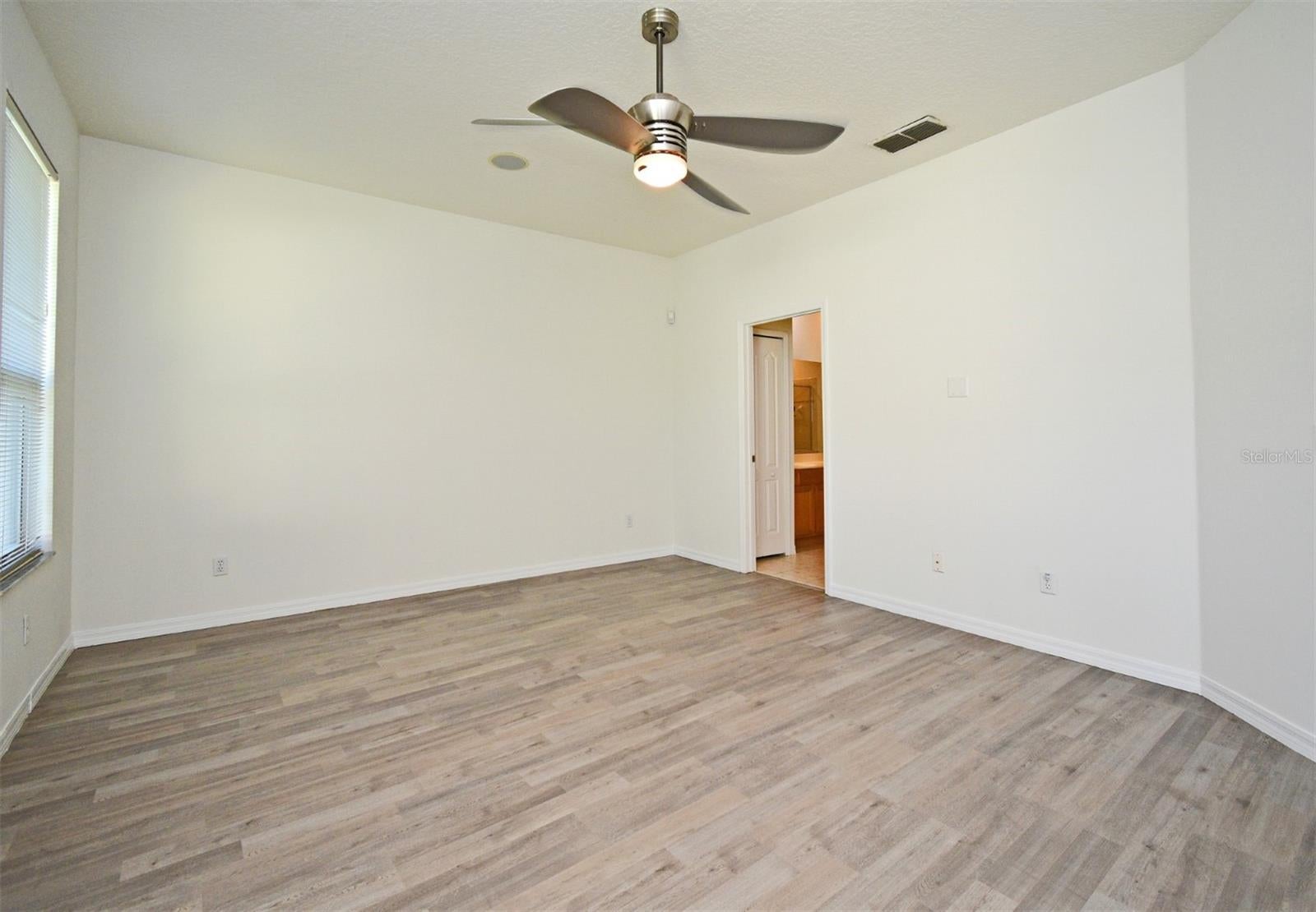 ORLANDO, Florida, 32836, United States, 4 Bedrooms Bedrooms, ,2 BathroomsBathrooms,Residential,For Sale,1922100