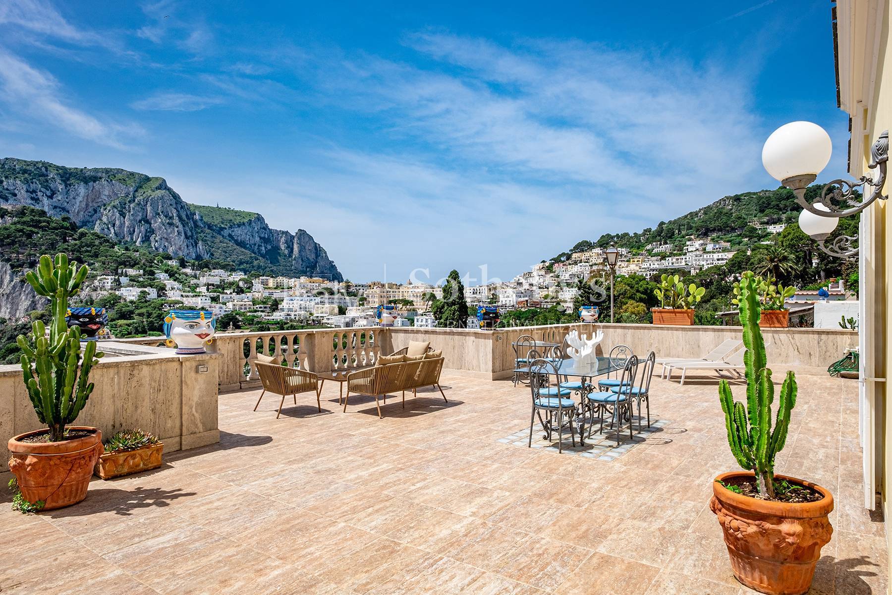  Neoclassical villa with a breath taking view - 物件實景