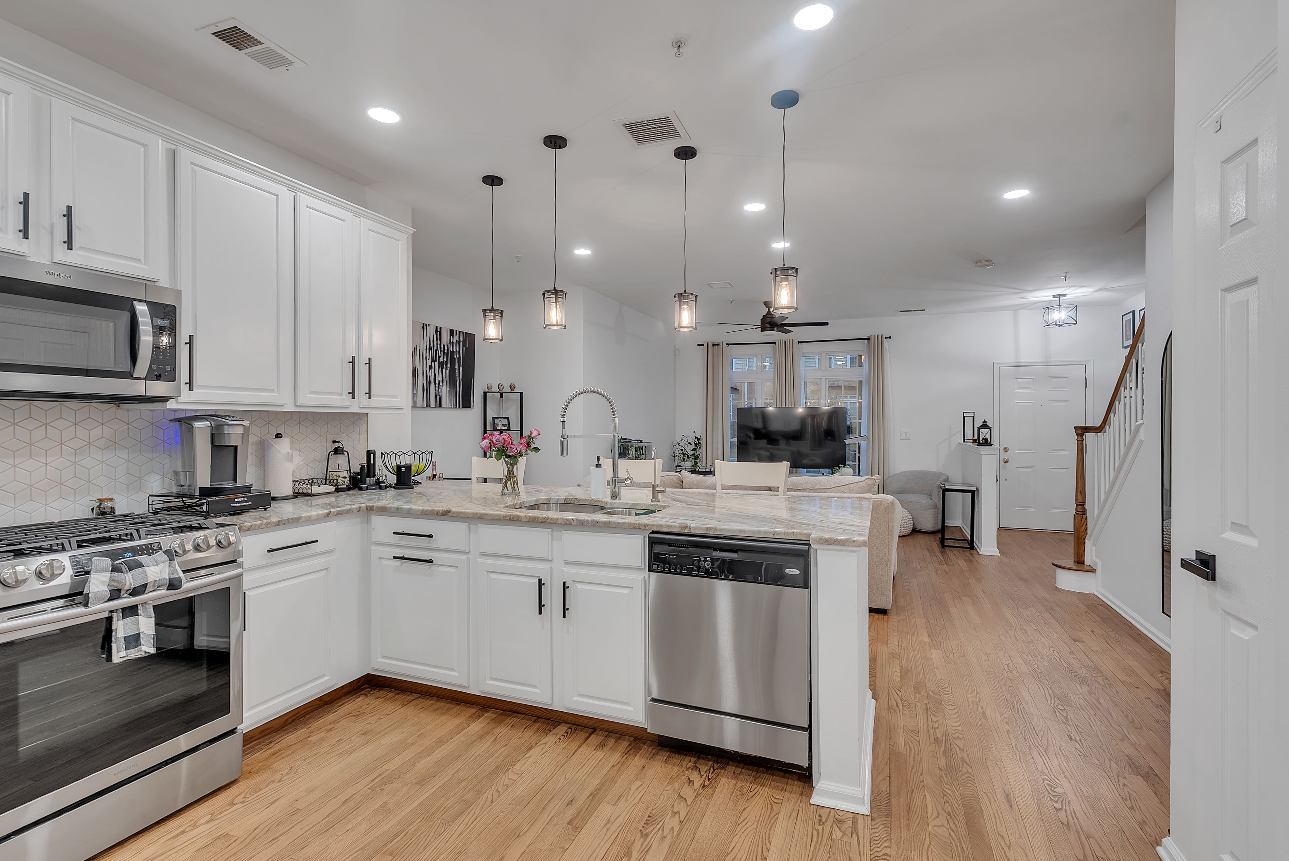  906 Memorial Drive, Belleville, NJ, 07109 - 物件實景