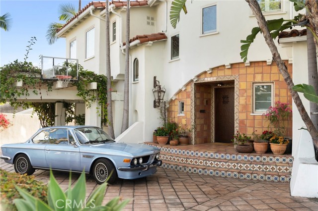 Los Angeles, California, 90064, United States, 6 Bedrooms Bedrooms, ,3 BathroomsBathrooms,Residential,For Sale,1977157