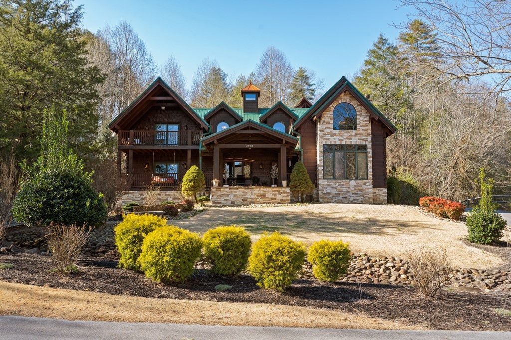 Sevierville, Tennessee, 37862, United States, 2 Bedrooms Bedrooms, ,4 BathroomsBathrooms,Residential,For Sale,1914070