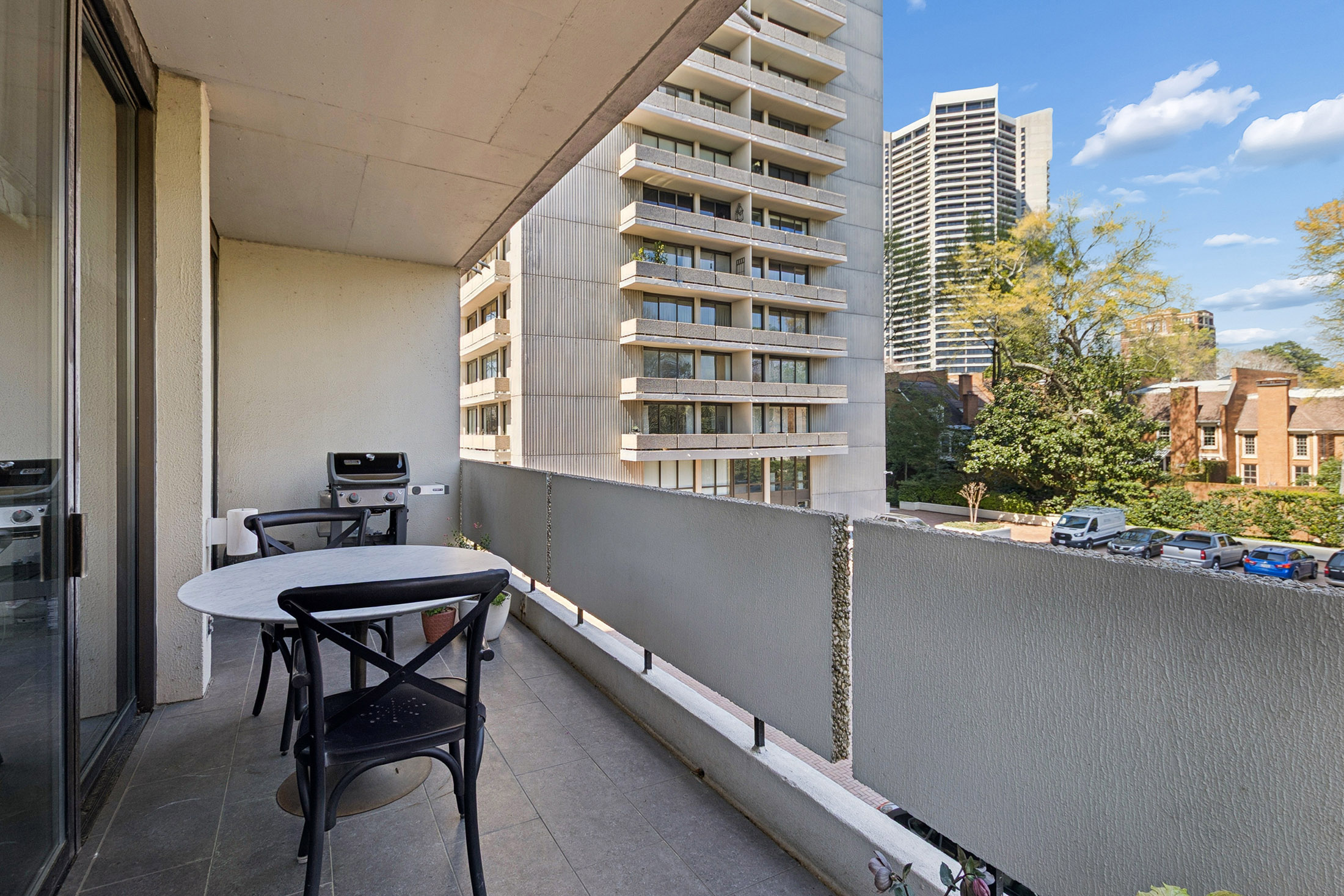  Easy Living at Plaza Towers - 物件實景