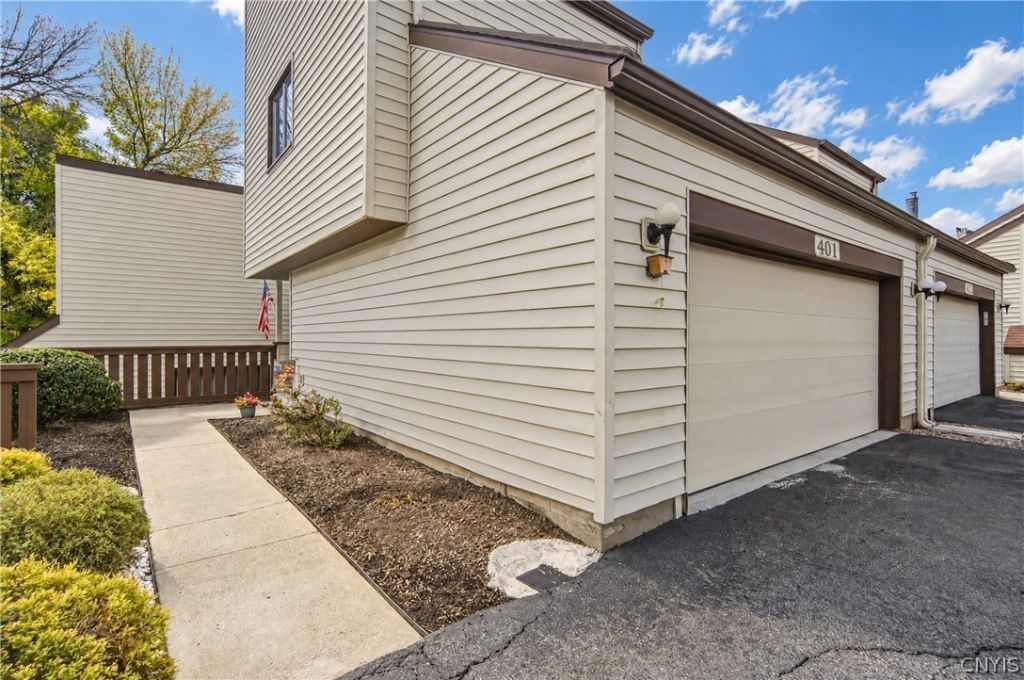 Woburn Dr, Camillus, NY 13031 #1