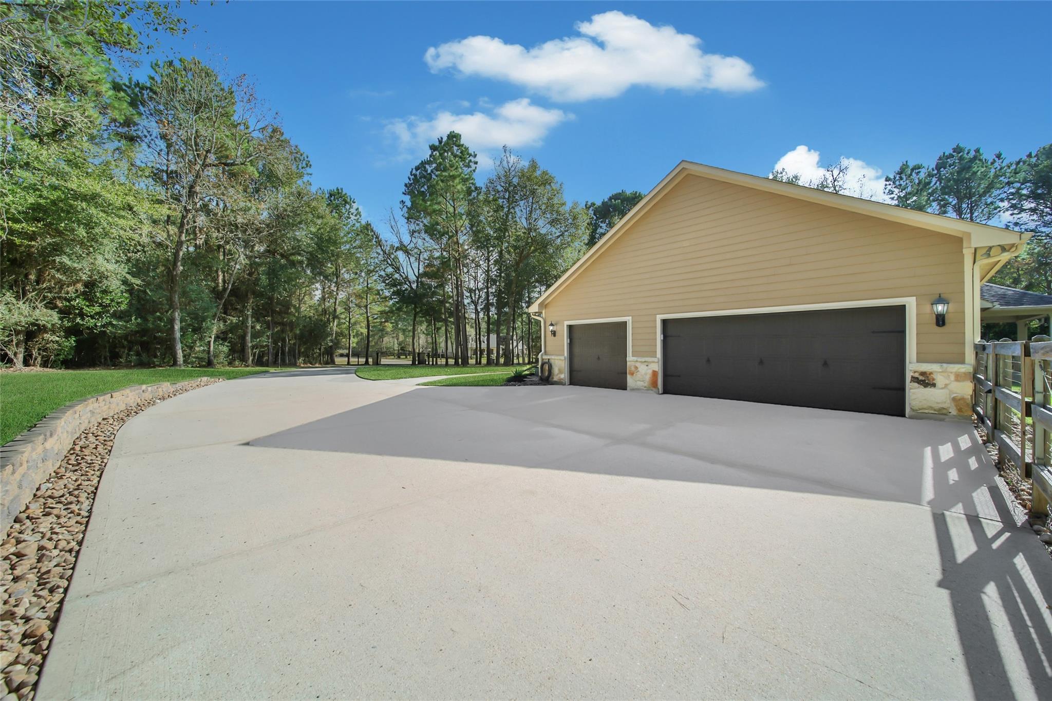 Montgomery, Texas, 77316, United States, 3 Bedrooms Bedrooms, ,3 BathroomsBathrooms,Residential,For Sale,2008866