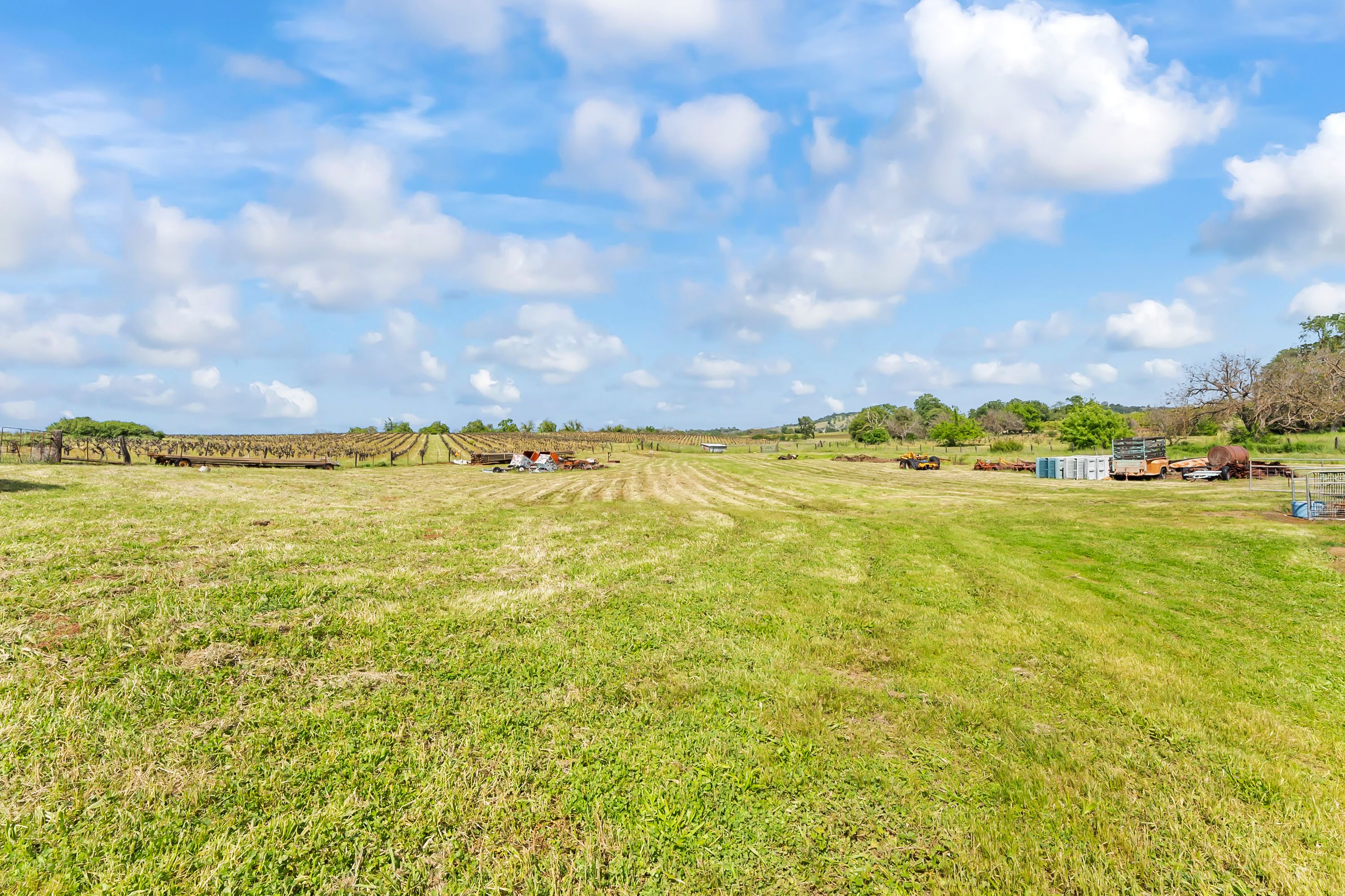  107 Acres - Seasonal Creek - Legacy - 物件實景