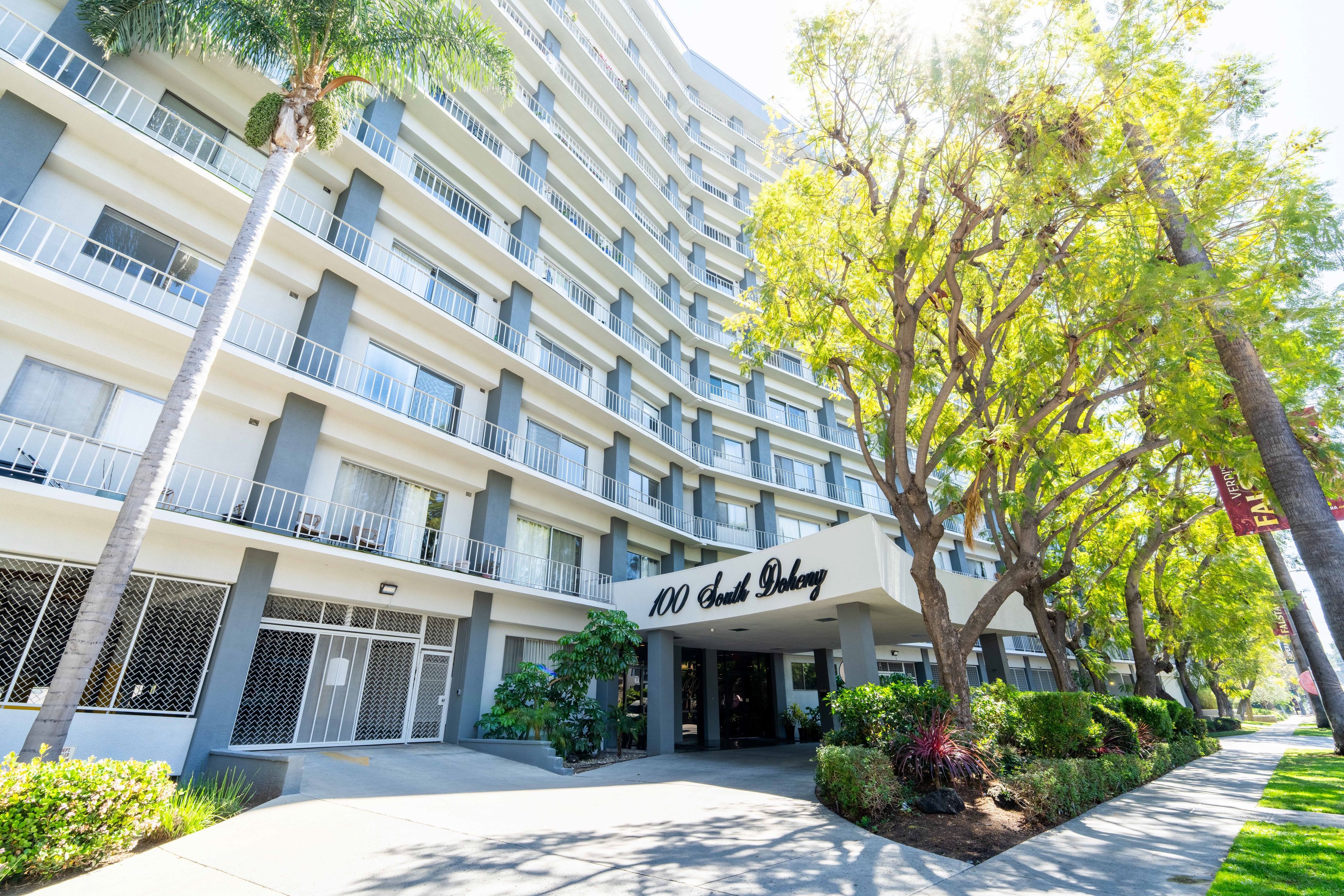  100 S Doheny Dr - 物件實景