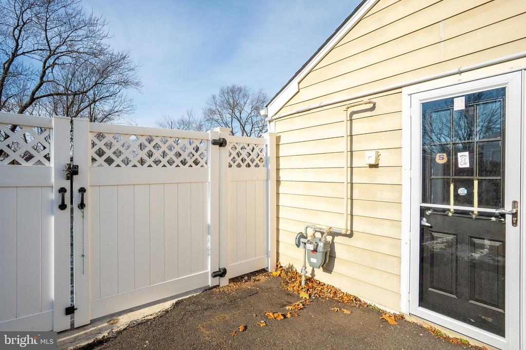 Kendall Park, New Jersey, 08824, United States, 3 Bedrooms Bedrooms, ,2 BathroomsBathrooms,Residential,For Sale,2005675