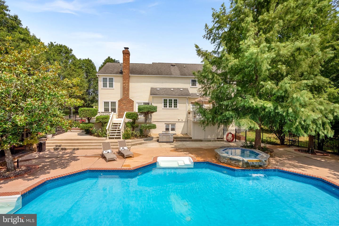 Waterford, Virginia, 20197, United States, 5 Bedrooms Bedrooms, ,4 BathroomsBathrooms,Residential,For Sale,1940957
