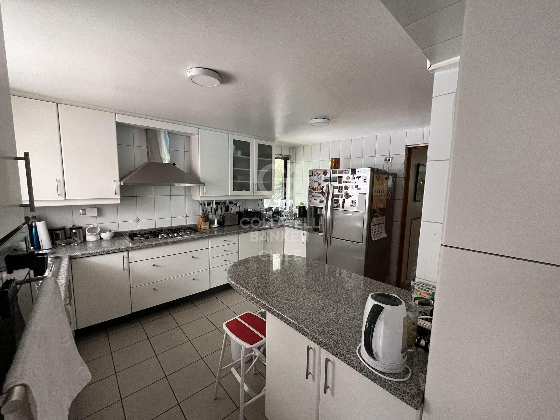 Las Condes, Chile, 4 Bedrooms Bedrooms, ,6 BathroomsBathrooms,Residential,For Sale,1694457