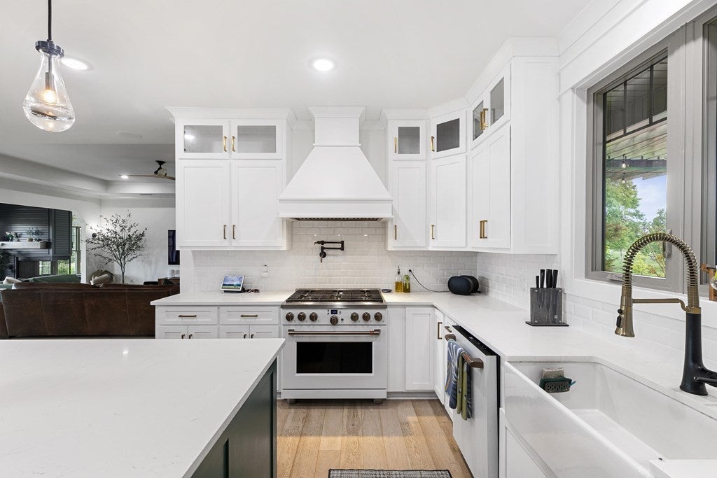 Newton, Alabama, 36352, United States, 4 Bedrooms Bedrooms, ,3 BathroomsBathrooms,Residential,For Sale,1989704