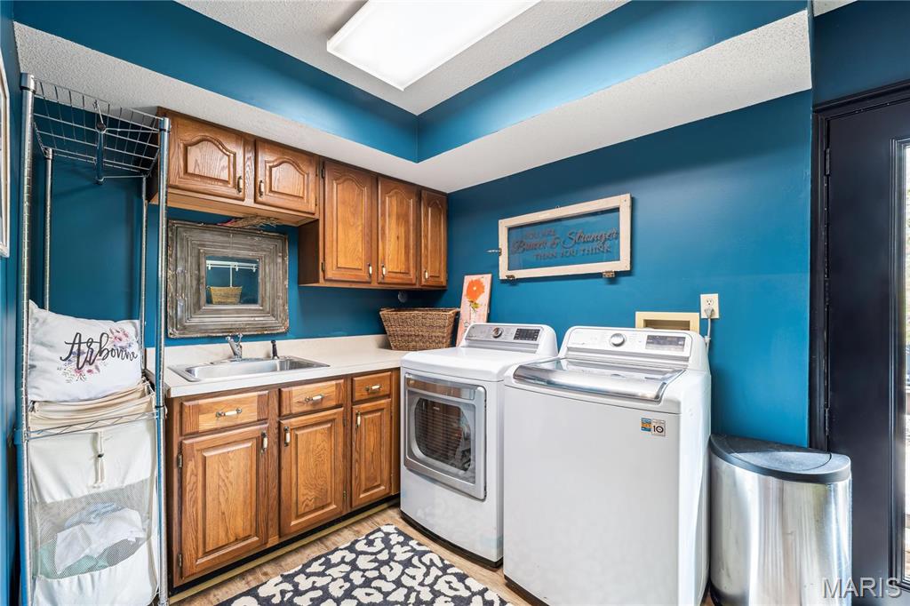 Sullivan, Missouri, 63080, United States, 5 Bedrooms Bedrooms, ,5 BathroomsBathrooms,Residential,For Sale,1906058