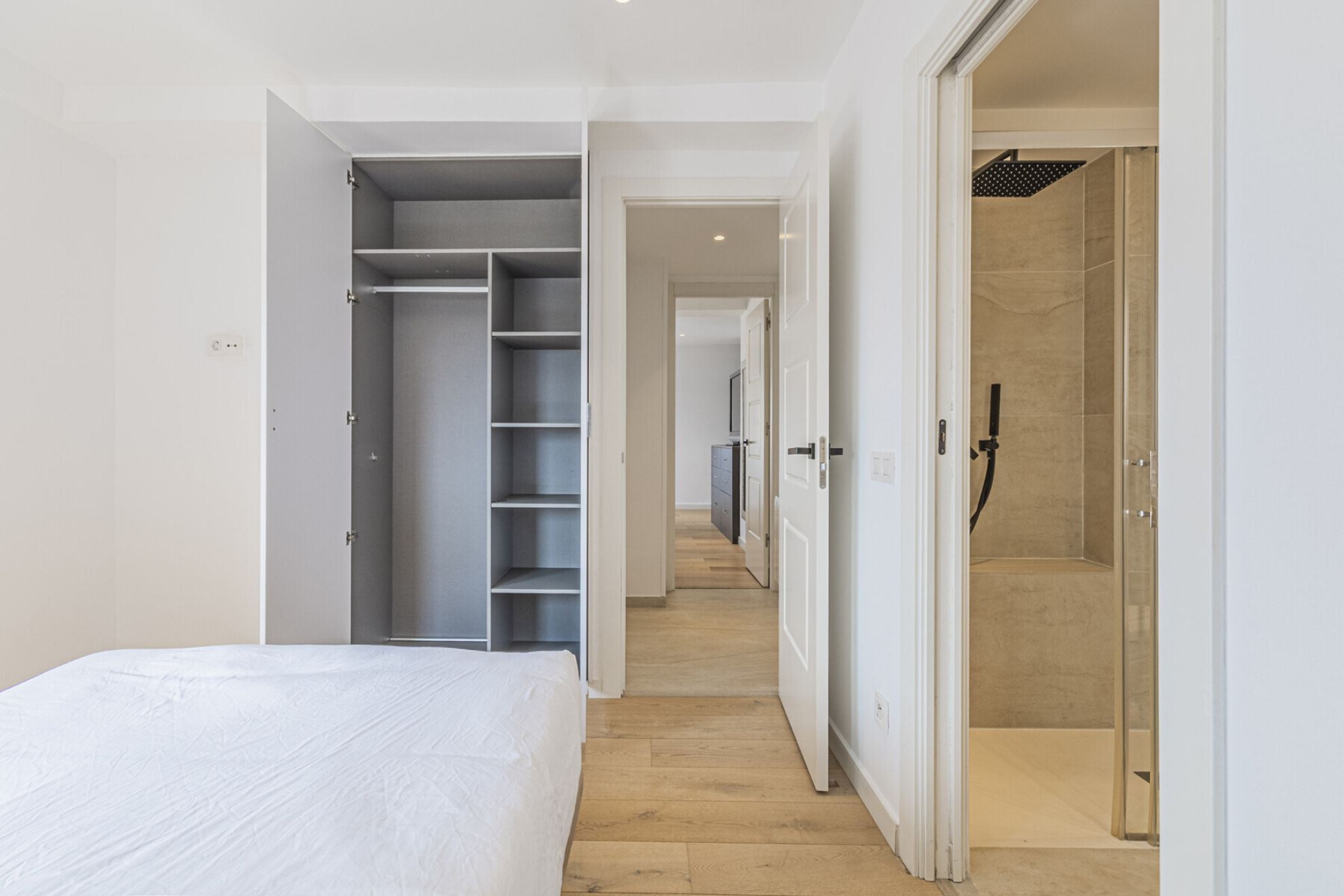  Modern apartment in front of the beach - 物件實景
