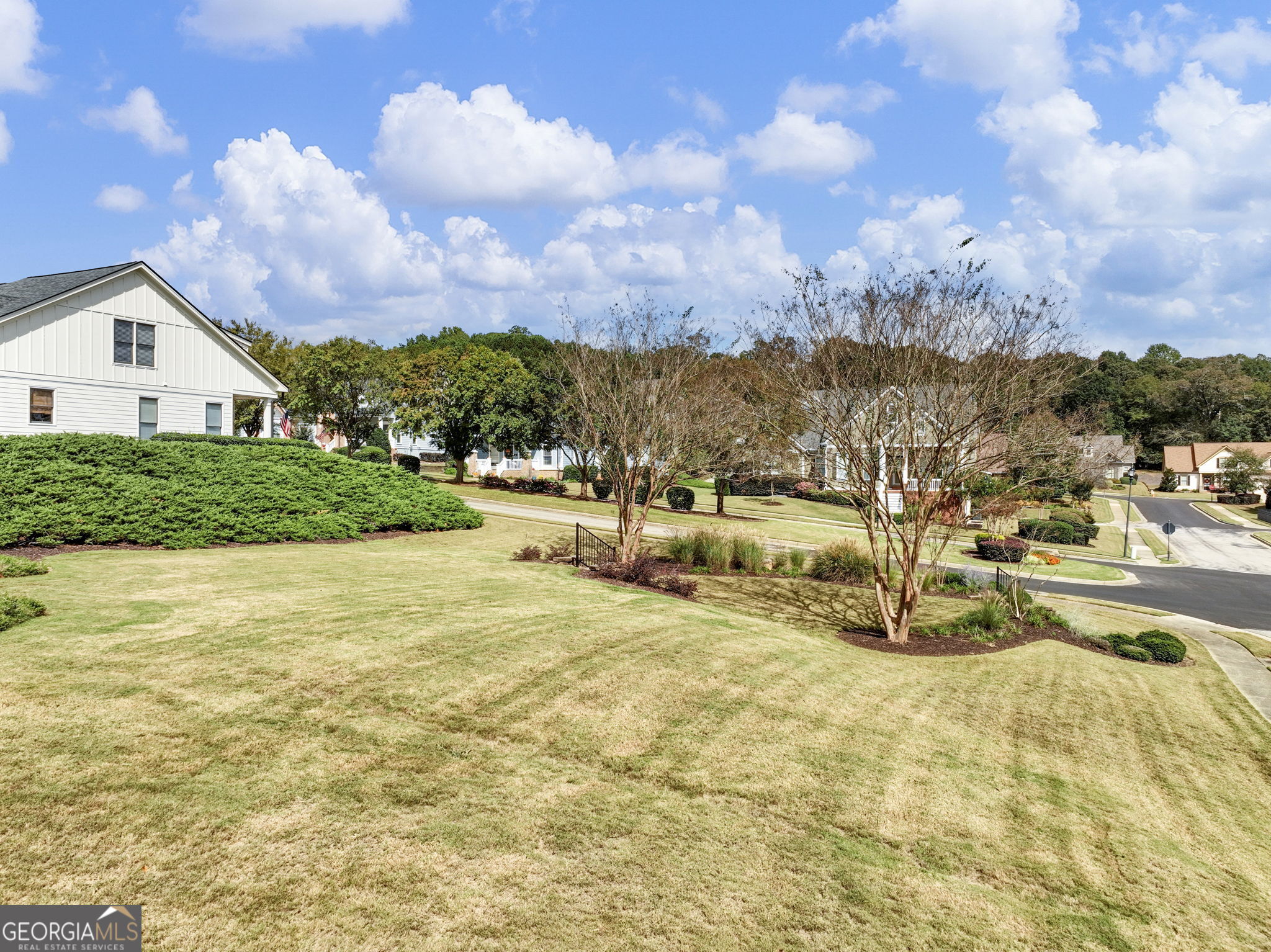 Hoschton, Georgia, 30548, United States, 5 Bedrooms Bedrooms, ,3 BathroomsBathrooms,Residential,For Sale,1986295