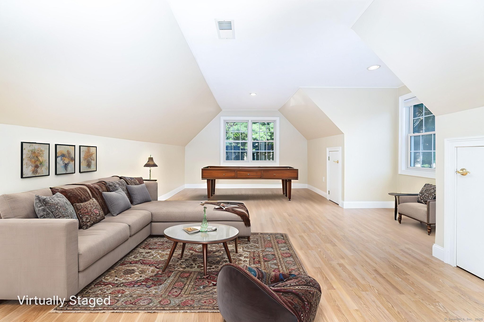 Manchester, Connecticut, 06040, United States, 3 Bedrooms Bedrooms, ,3 BathroomsBathrooms,Residential,For Sale,1917264