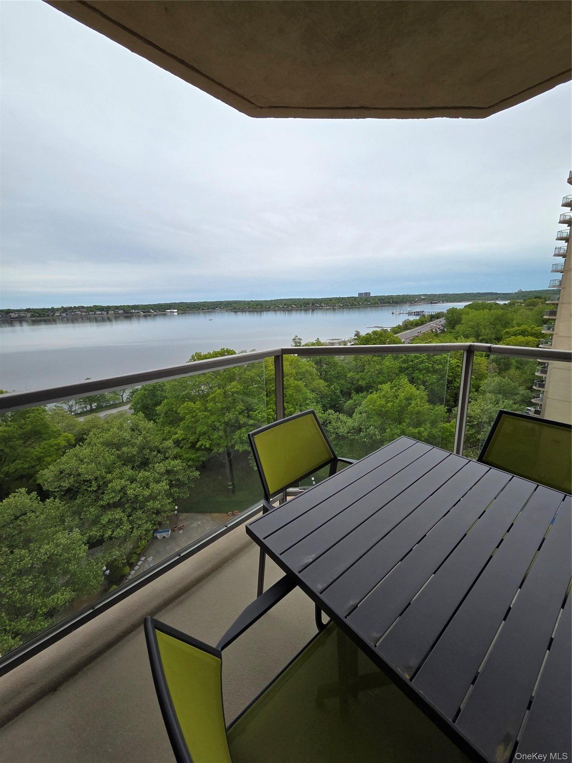 Bayside, New York, 11360, United States, 3 Bedrooms Bedrooms, ,2 BathroomsBathrooms,Residential,For Sale,2048050