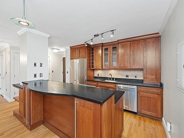 Brookline, Massachusetts, 02446, United States, 1 Bedroom Bedrooms, ,1 BathroomBathrooms,Residential,For Sale,1737969