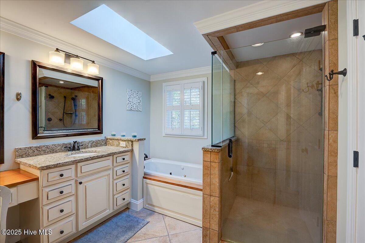 Trent Woods, North Carolina, 28562, United States, 4 Bedrooms Bedrooms, ,3 BathroomsBathrooms,Residential,For Sale,1997785