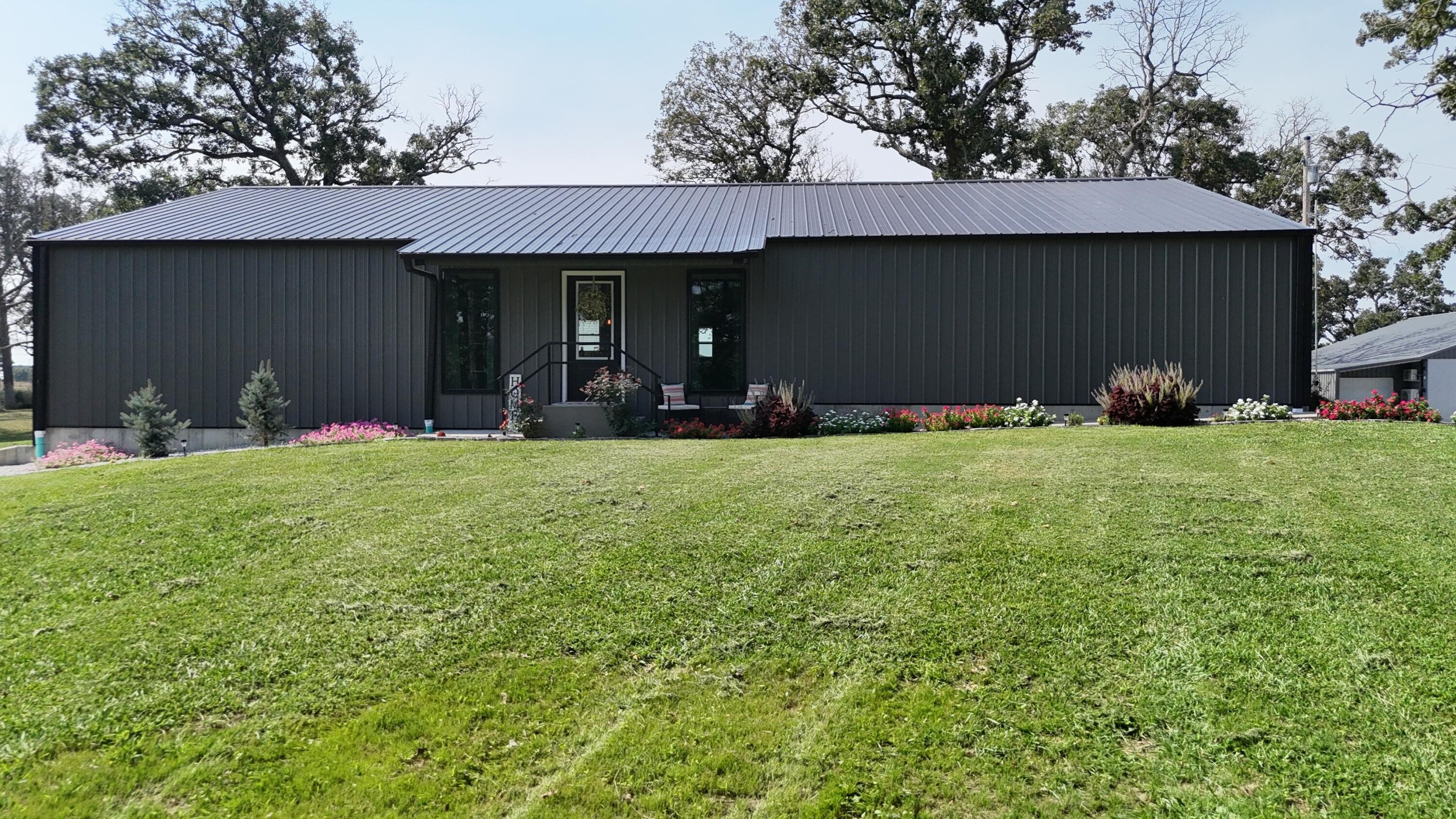 Bolivar, Missouri, 65613, United States, 2 Bedrooms Bedrooms, ,3 BathroomsBathrooms,Residential,For Sale,1975211