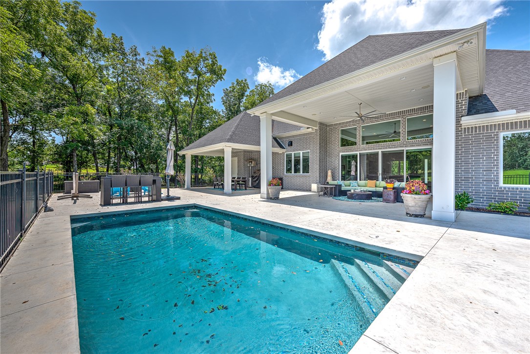 Bentonville, Arkansas, 72713, United States, 4 Bedrooms Bedrooms, ,5 BathroomsBathrooms,Residential,For Sale,1950806