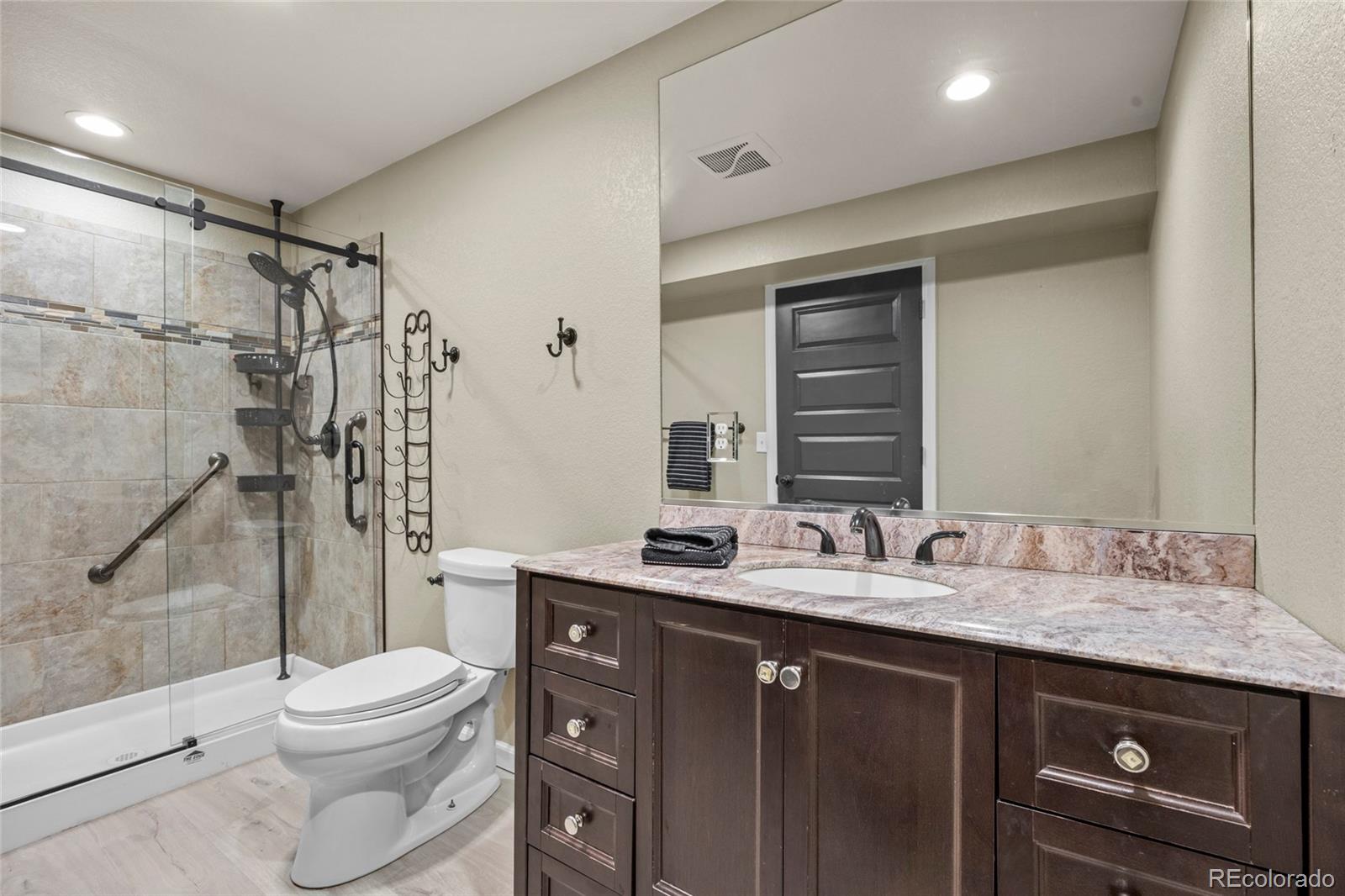 Aurora, Colorado, 80018, United States, 5 Bedrooms Bedrooms, ,3 BathroomsBathrooms,Residential,For Sale,1993047