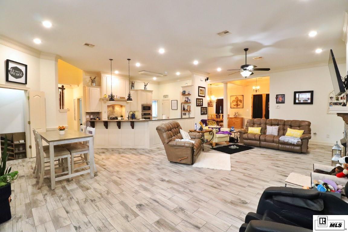 Monroe, Louisiana, 71203, United States, 5 Bedrooms Bedrooms, ,4 BathroomsBathrooms,Residential,For Sale,1906256