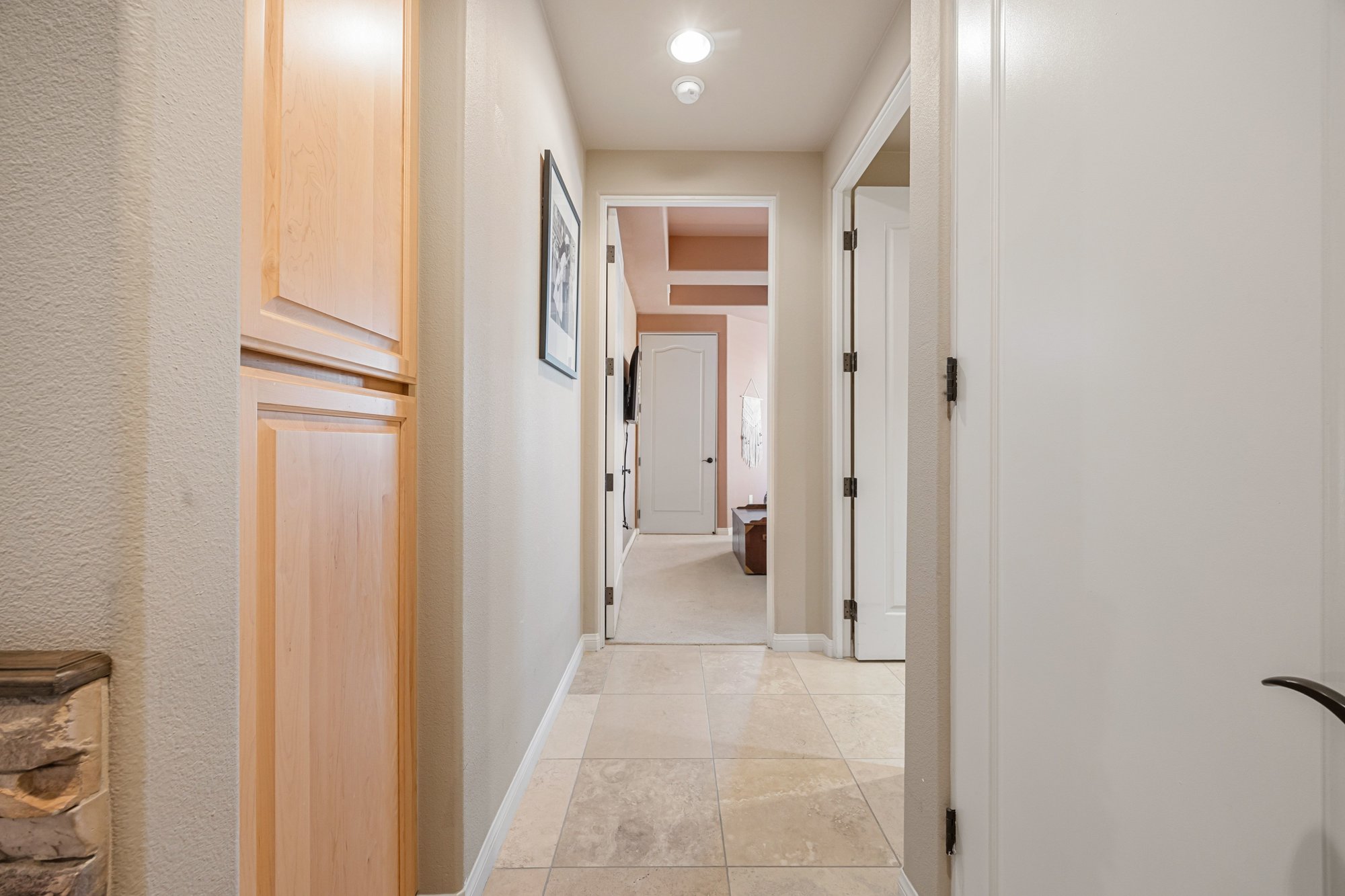  First Floor Corner Unit with Mountain Views - 物件實景