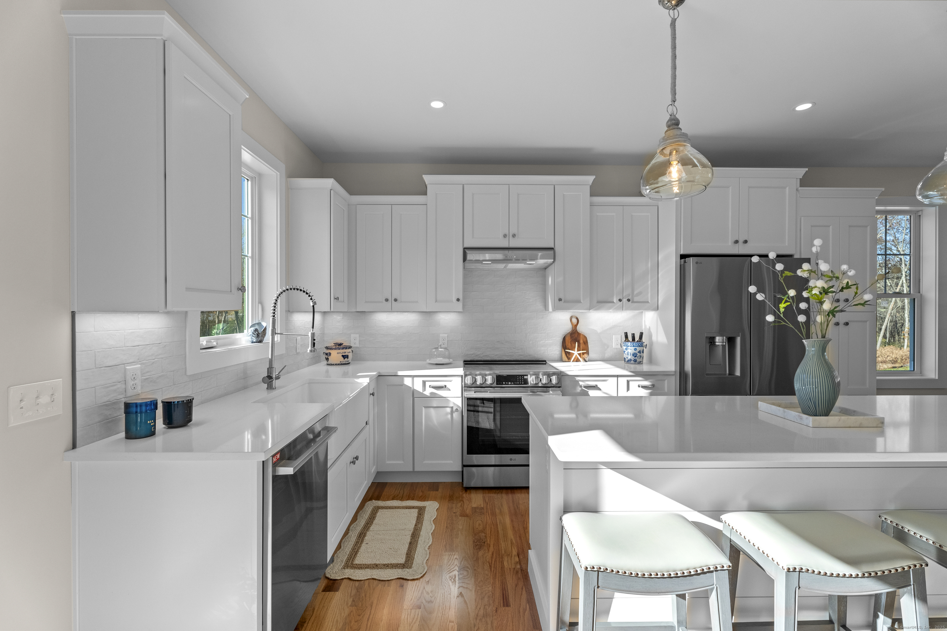 Waterford, Connecticut, 06385, United States, 3 Bedrooms Bedrooms, ,2 BathroomsBathrooms,Residential,For Sale,1995639